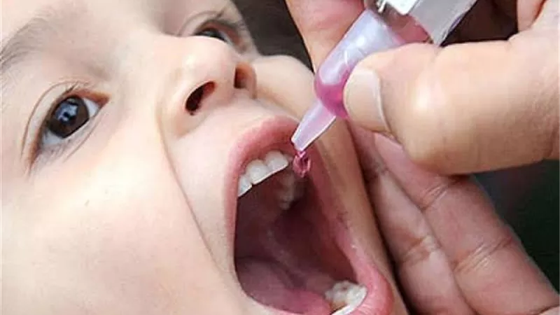 أخصائي طب أطفال يؤكد ضرورة الحصول على تطعيم شلل الأطفال لشهر يوليو.. فيديو