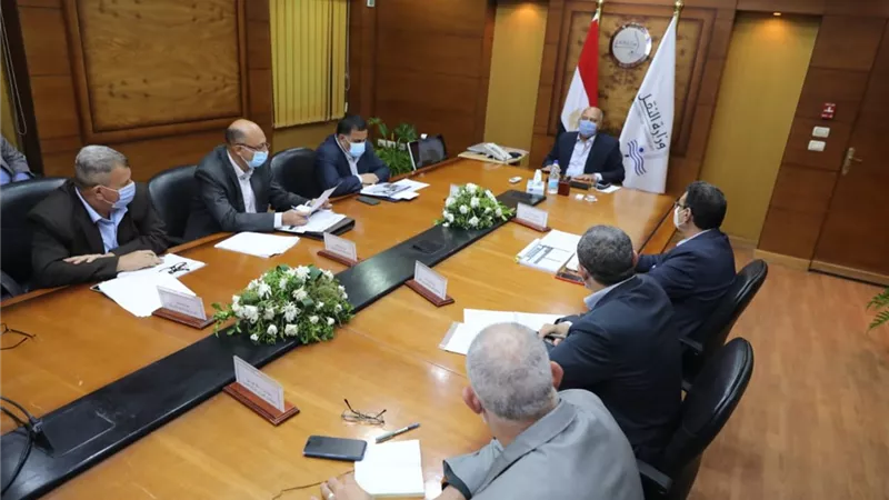 الوزير يتابع مخطط البدء في تنفيذ المشروع العملاق لإنشاء محطة سكة حديد الصعيد في بشتيل