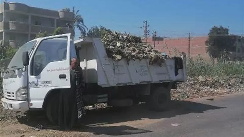 محافظ أسيوط: حملات نظافة مكثفة بالمراكز ورفع 38 طن مخلفات وقمامة بمركز القوصية