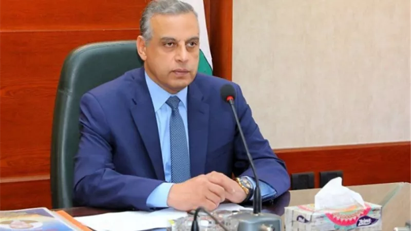 حمدي صرف منحة تكافل وكرامة ل2432 من المواطنين بسوهاج