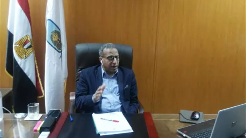 رئيس جامعة الأقصر يجتمع بوكلاء الكليات لشئون الدراسات العليا