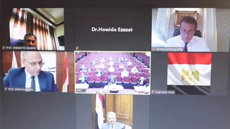 وزير التعليم العالي يرأس اجتماع القومي للبحوث لمناقشة أبحاث لقاحات كورونا