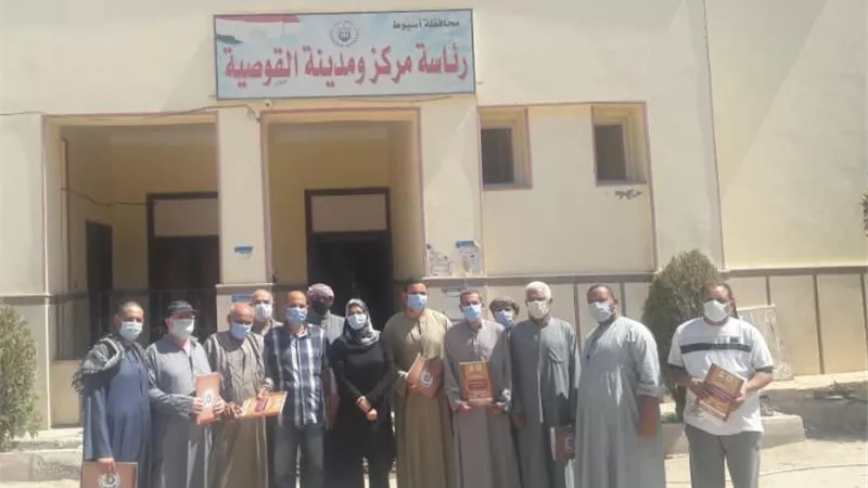 محافظ أسيوط : استمرار اعمال تسليم عقود التقنين للمستفيدين من واضعي اليد على أراضي أملاك الدولة بالمراكز والاحياء