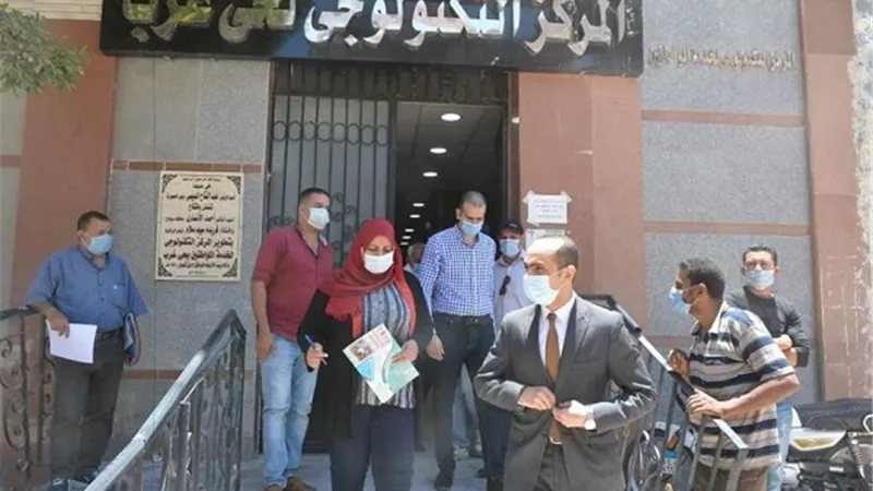 القاضي يتفقد المركز التكنولوجي لخدمة المواطنين بحي غرب سوهاج