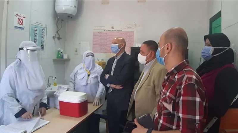وكيل وزارة صحة الشرقية يتابع فعاليات المبادرة القومية للتطعيم ضد شلل الأطفال بلقاح سولك