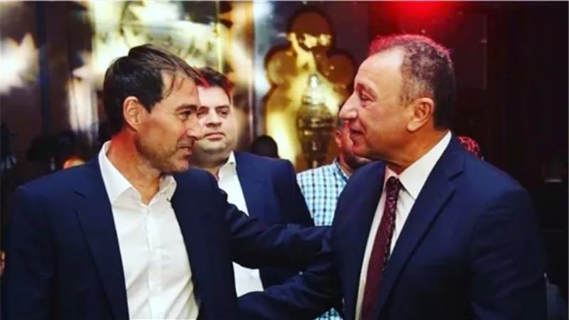 كمونة: تفاهم مجلس الأهلي مع فايلر وراء تجديد عقده