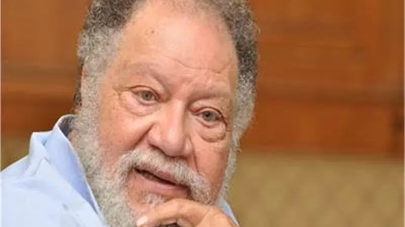يحيى الفخراني عن رجاء الجداوي: واصلة عند الناس كالجدة والأم.. فيديو