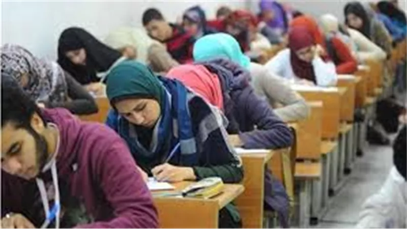 غرامة من 5 لـ10آلاف جنيه على حيازة الطالب محمول داخل لجان الامتحانات