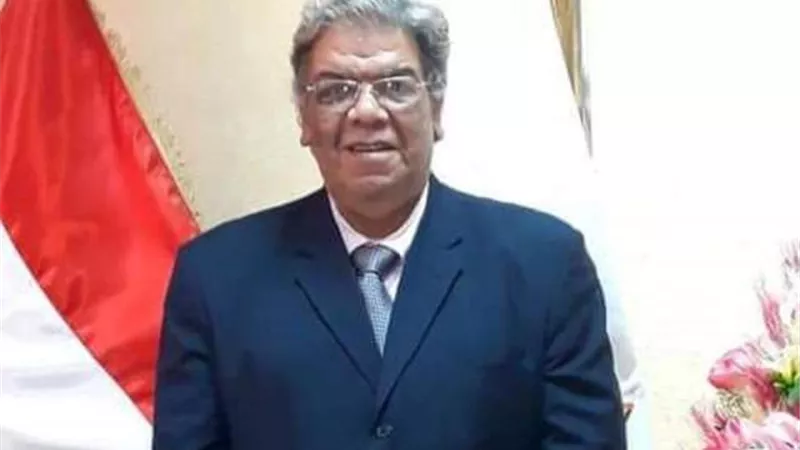 الدكتور حسام أمين قائما بأعمال وكيل طب بنها للمجتمع والبيئة