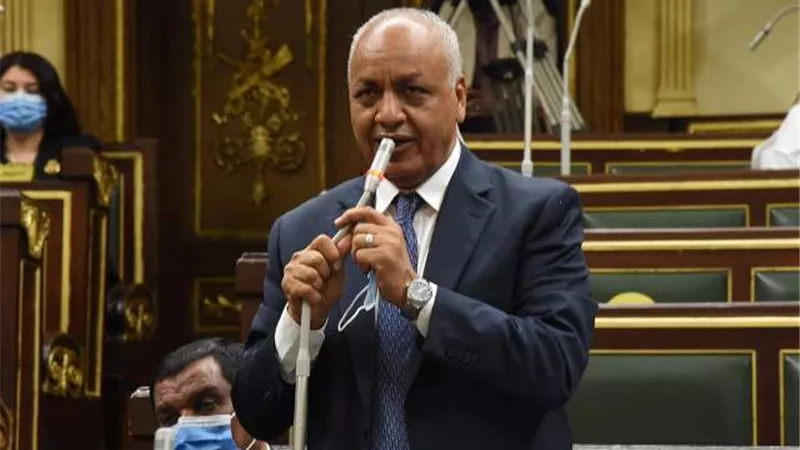 بكري يطالب بازالة تمثال ديليسبس من محافظة بورسعيد