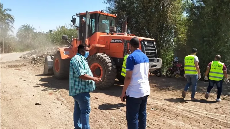رفع 125 طن مخلفات وأتربة فى حملات نظافة بمركزى الطود والزينية بالأقصر