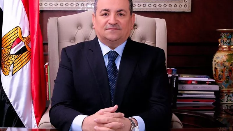 وزير الإعلام ينعى العصار: مصر فقدت شخصية عظيمة .. فيديو