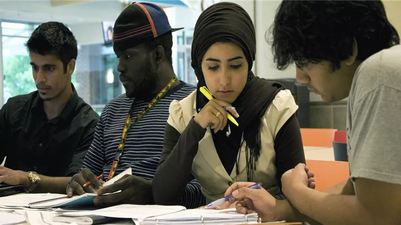 أمريكا تطالب الطلاب الأجانب بالمغادرة