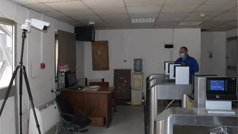 بالصور.. كاميرات حرارية عالية الدقة لقياس درجة حرارة المترددين على البرلمان لسرعة وتيسير إجراءات الدخول للبرلمان
