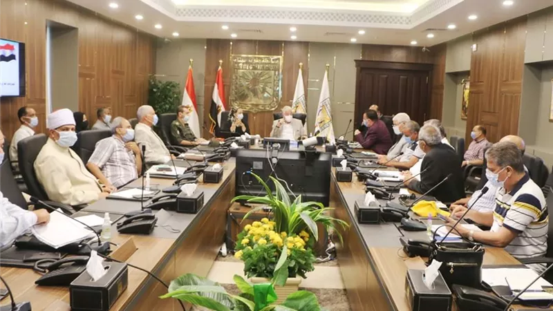 فودة يشدد على تكثيف العمل فى المشروعات التنموية استعدادا لافتتاحه