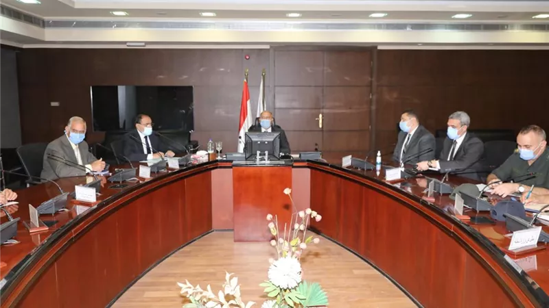 الوزير يبحث مع مستشار رئيس الجمهورية اليات تشغيل منظومة النقل الذكى بـ6 طرق