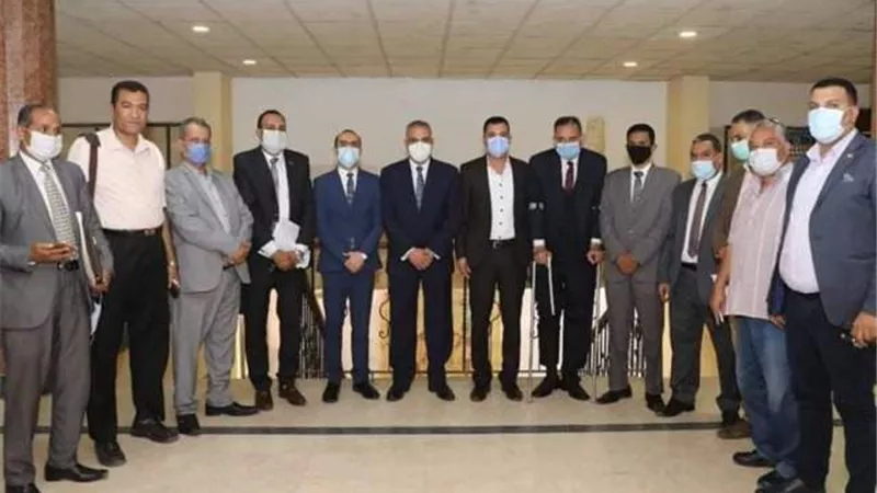 محافظ سوهاج يلتقى أعضاء اللجنة التنسيقية للأحزاب السياسية