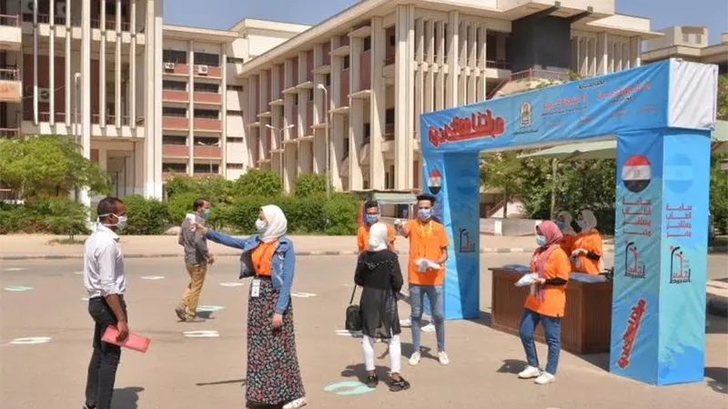 جامعة أسيوط تستقبل العائدين لأداء امتحانات الفرق النهائية وسط إجراءات وقائية
