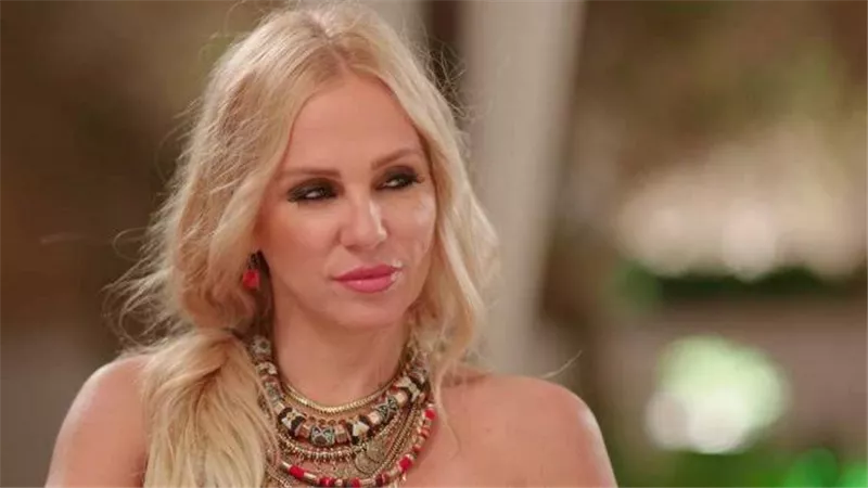ما لا تعرف عن أيقونة الجمال شيرين رضا فى عيد ميلادها