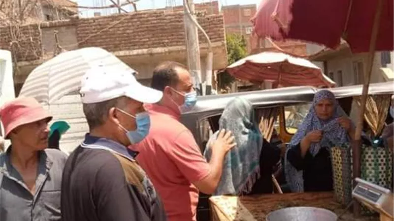 غراب يُتابع مع رؤساء المراكز والمدن إنتظام حركة السويقات والإلتزام بالإجراءات الإحترازية