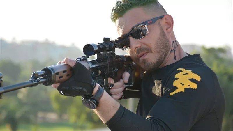 أحمد زاهر يشوق جمهوره لفيلم 