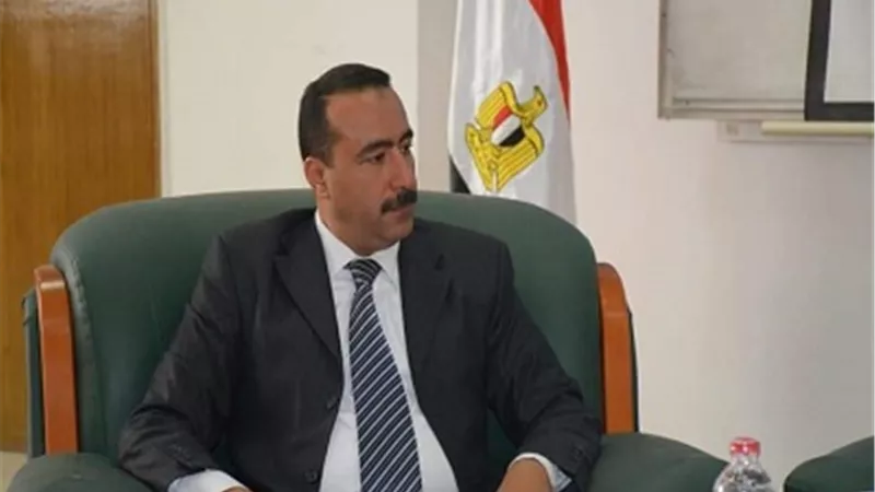 رئيس اقليم وسط الصعيد الثقافى يلتقى بالعاملين بثقافة أسيوط
