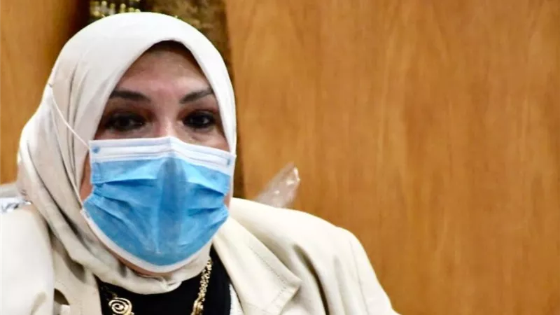 طلاب جامعة القناة يؤدون الامتحانات في هدوء ورسط اجراءات احترازية