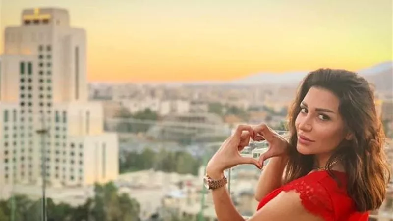 شاهد .. إطلالة ساحرة وكلمات رقيقة فى حب دمشق للفنانة سارة نخلة