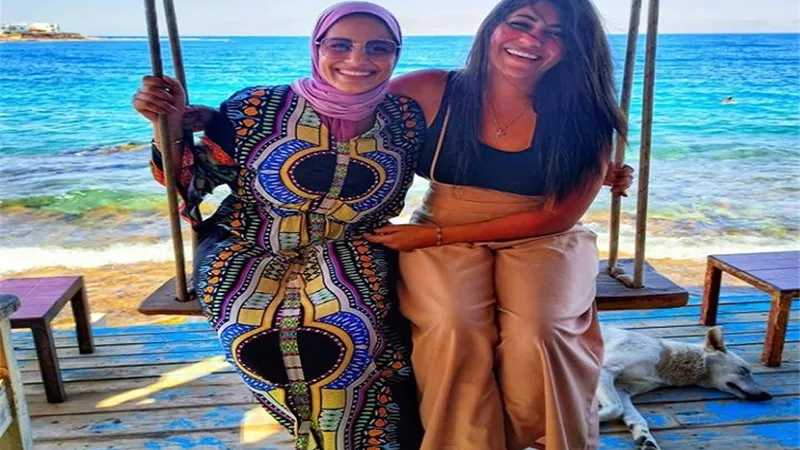 رانيا يحيى تشارك متابعيها إطلالة مبهجة برفقة رغد سمير