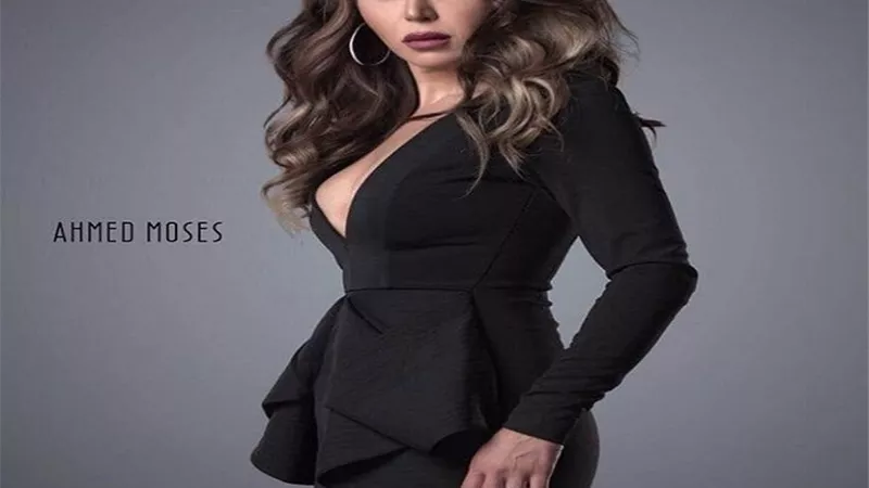 بالأسود .. لقاء الخميسي تخطف الأنظار في أحدث إطلالتها