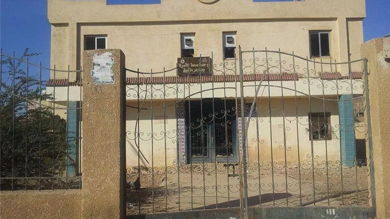 عمل جسات أرضية للوحدة الصحية بحاجر دنفيق بنقادة تمهيداً للبدء فى إحلالها وتجديدها
