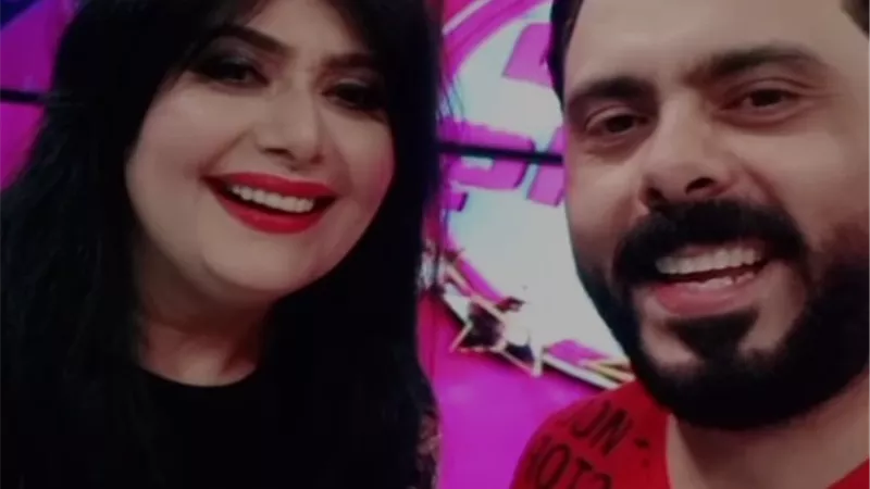 حلمي بكر يشيد بصوت ياسر عدوية في برنامج 