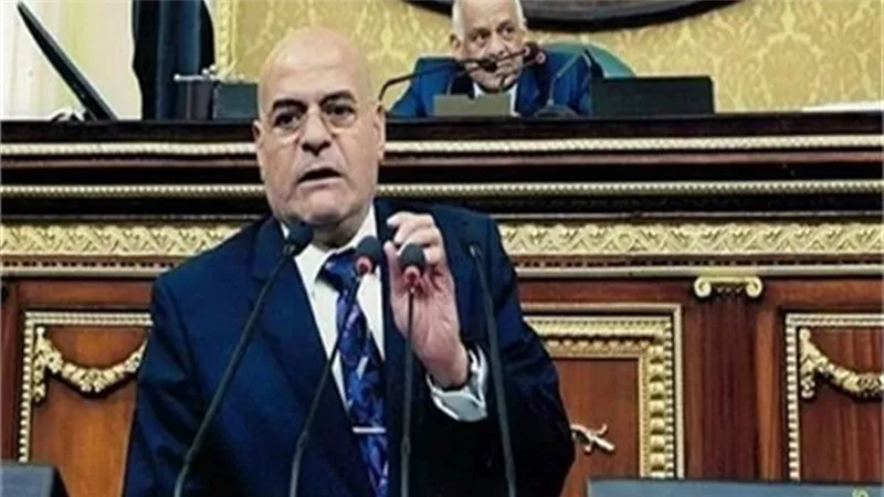 فايز بركات يطالب بتحرك عاجل من وزارة التعليم لوقف إتاوات تحويل طلاب المدارس