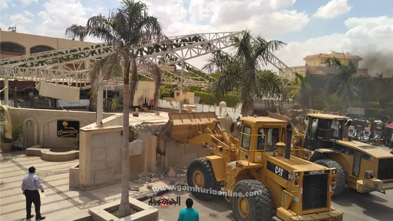 رئيس جهاز مدينة ٦ أكتوبر يشن حملة مكبرة لإزالة الإشغالات والمخالفات... صور