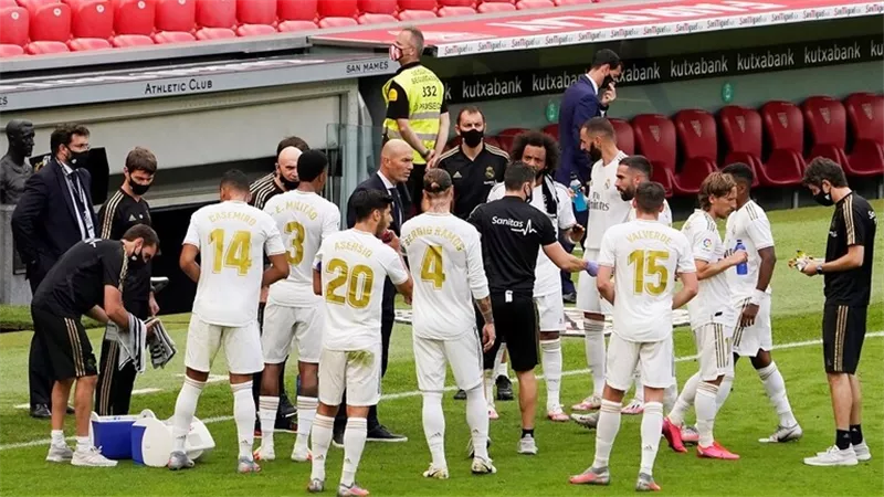 جائحة كورونا تهدد أحلام ريال مدريد في الفوز بلقب بطل الدوري