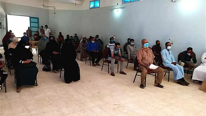 تسليم ١٠٢ فدان بالظهير الصحراوى لتوفير فرص عمل ل٣٤ شاب بالوادى الجديد