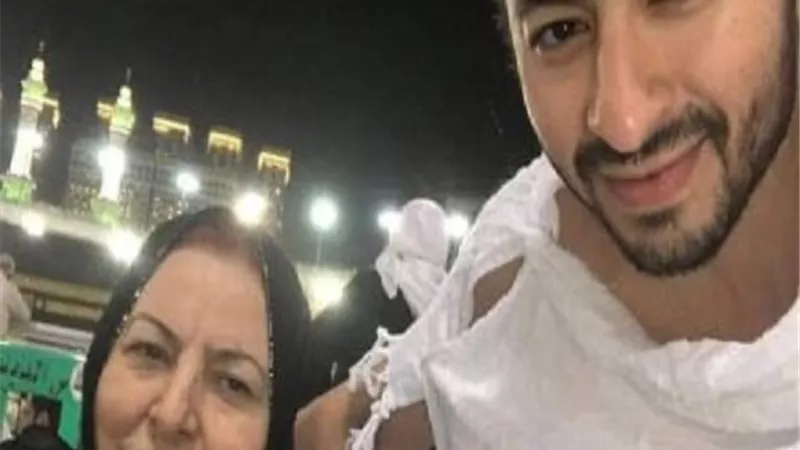 الشاعرة سلوى هلال تنعى حمادة هلال فى وفاة والدته..
