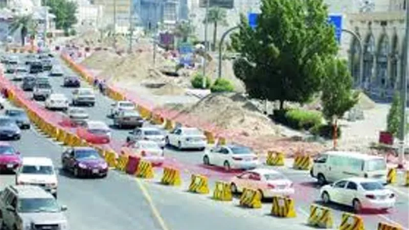 تحويلات مرورية لتنفيذ أعمال نفق المشاة لربط موقف العاشر بمحطة عدلى منصور