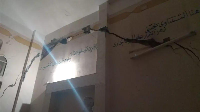 تصدع 6 منازل وضريح فى شنتنا الحجر بالمنوفية بسبب التنقيب عن الآثار.. صور وفيديو