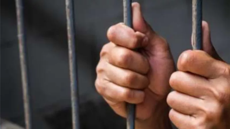 القبض على صاحب دار نشر بتهمة التحرش
