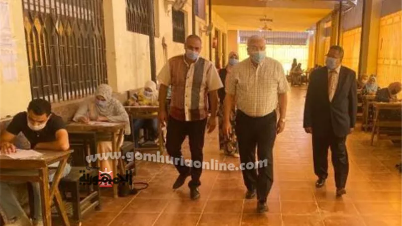 رئيس جامعة السادات يتابع تطبيق الاجراءات الاحترازية خلال الامتحانات بالطب البيطرى