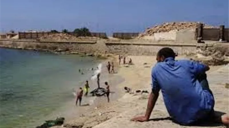 النيابة تصرح بدفن 11 جثة ...وتغلق شاطئ النخيل لحماية المواطنين