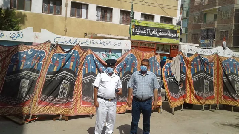 أجوبة إمتحانات الكيمياء والجغرافيا للثانوية العامة على السوشيال ميديا.. أولياء الأمور يناشدون المسئولين بوقف التسريب