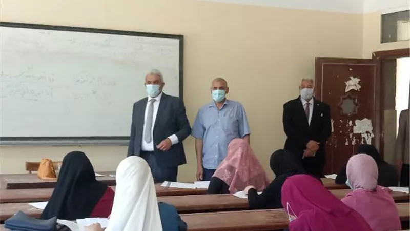 نائب رئيس جامعة الأزهر الوجه القبلي بأسيوط يتفقد لجان امتحانات الفرق النهائية