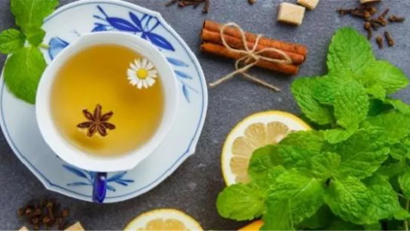 7 مشروبات تساعد على النوم.. منها الحليب والنعناع