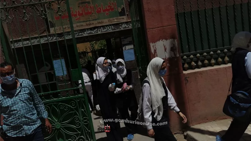 تباين اراء طلاب أسيوط حول امتحان الكيمياء