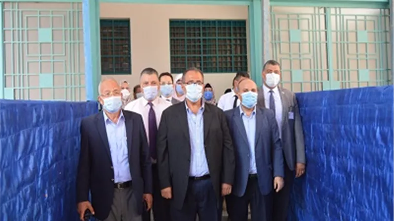 رئيس جامعة عين شمس ونائبه يتفقدان سير الامتحانات بالطب والأسنان والحقوق..صور