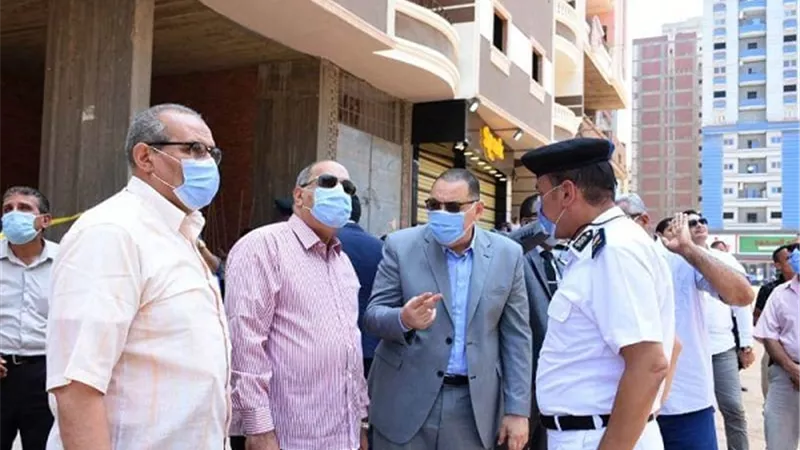 محافظ الشرقية يقود حملة مكبرة لإزالة الأبراج المخالفة بمنطقة الغشام بالزقازيق