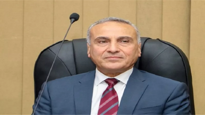 هل العملة البلاستيكية الجديدة فئة الـ10 جنيهات تلغى القديمة؟ نائب 