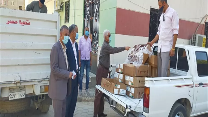 توزيع لحوم فى مبادرة حياه كريمة بمدينة بنى سويف